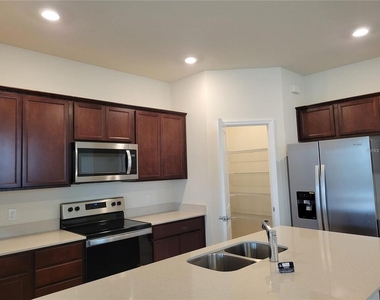 2713 Franklin Road - Photo Thumbnail 4