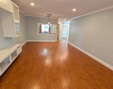 4000 Poinciana Court - Photo Thumbnail 10