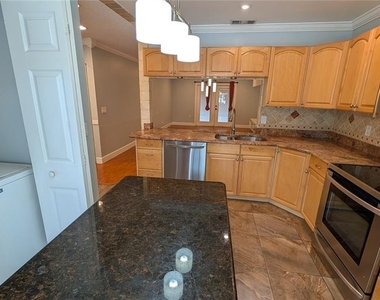4000 Poinciana Court - Photo Thumbnail 6