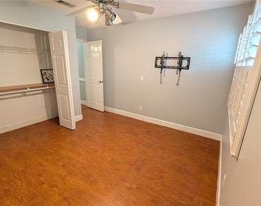 4000 Poinciana Court - Photo Thumbnail 20