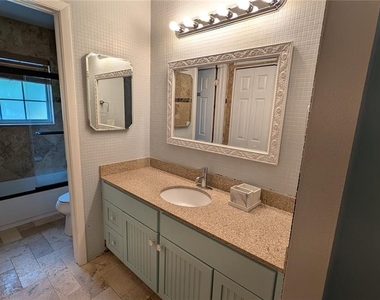 4000 Poinciana Court - Photo Thumbnail 15