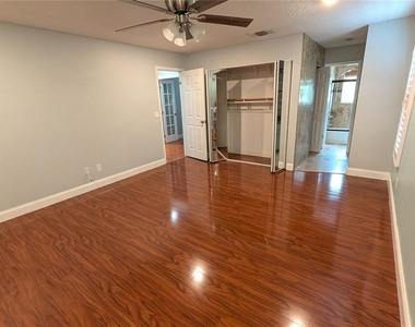 4000 Poinciana Court - Photo Thumbnail 12