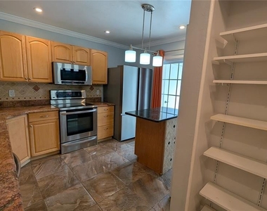 4000 Poinciana Court - Photo Thumbnail 9