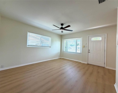 4112 Ohio Avenue - Photo Thumbnail 2