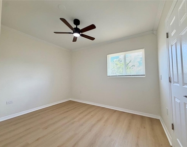 4112 Ohio Avenue - Photo Thumbnail 7