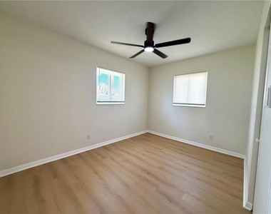 4112 Ohio Avenue - Photo Thumbnail 13