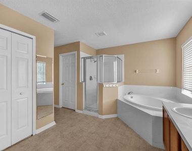 10904 Summerton Drive - Photo Thumbnail 23