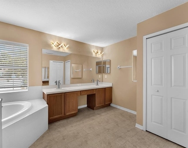 10904 Summerton Drive - Photo Thumbnail 22