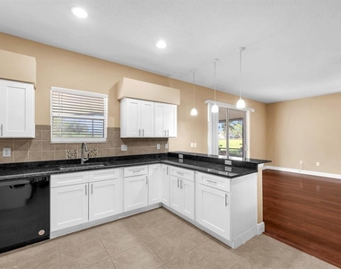 10904 Summerton Drive - Photo Thumbnail 14