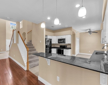 10904 Summerton Drive - Photo Thumbnail 12
