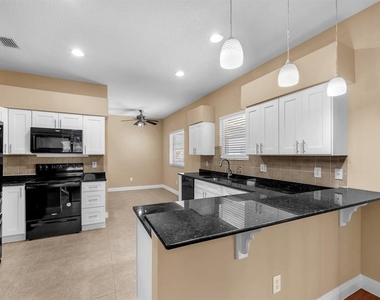 10904 Summerton Drive - Photo Thumbnail 13