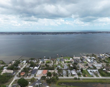 1087 Swan Street - Photo Thumbnail 29