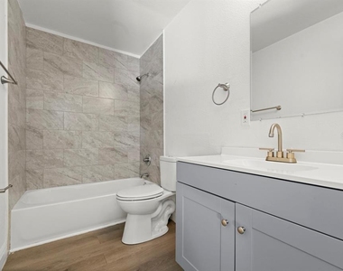 1087 Swan Street - Photo Thumbnail 21