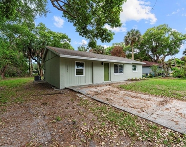 1087 Swan Street - Photo Thumbnail 1