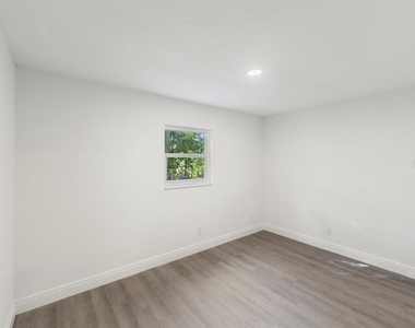 1087 Swan Street - Photo Thumbnail 24