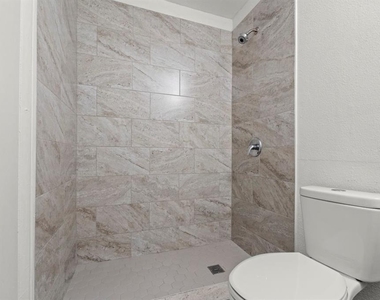 1087 Swan Street - Photo Thumbnail 18