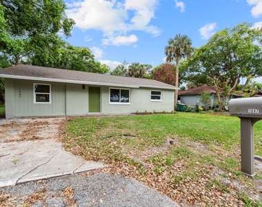 1087 Swan Street - Photo Thumbnail 2