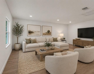 1087 Swan Street - Photo Thumbnail 4