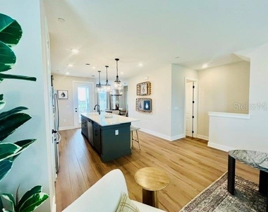 15501 Hamlin Park Drive - Photo Thumbnail 36