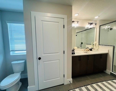 15501 Hamlin Park Drive - Photo Thumbnail 25