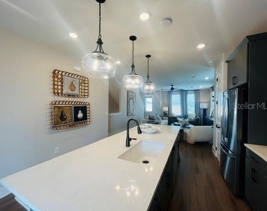 15501 Hamlin Park Drive - Photo Thumbnail 6