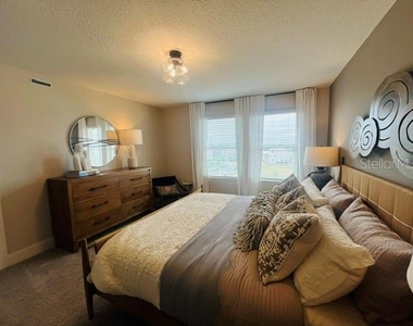 15501 Hamlin Park Drive - Photo Thumbnail 23