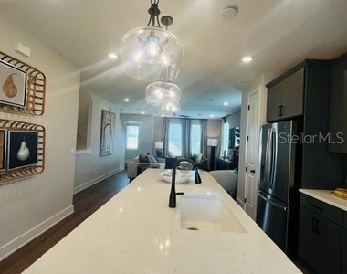 15501 Hamlin Park Drive - Photo Thumbnail 5