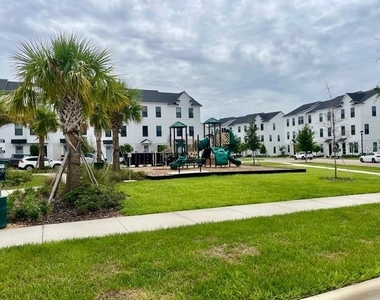 15501 Hamlin Park Drive - Photo Thumbnail 7