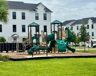 15501 Hamlin Park Drive - Photo Thumbnail 8