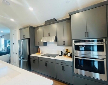 15501 Hamlin Park Drive - Photo Thumbnail 15