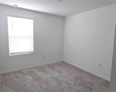 2978 Canary Avenue - Photo Thumbnail 21