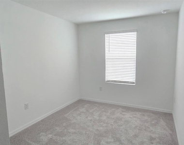 2978 Canary Avenue - Photo Thumbnail 24