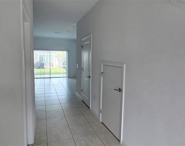 2978 Canary Avenue - Photo Thumbnail 3