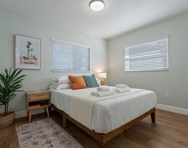 11987 Maple Street - Photo Thumbnail 4