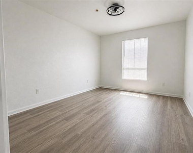 6380 Contessa Drive - Photo Thumbnail 3