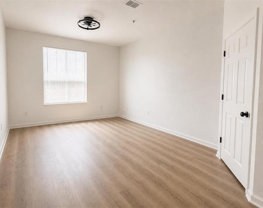 6380 Contessa Drive - Photo Thumbnail 14