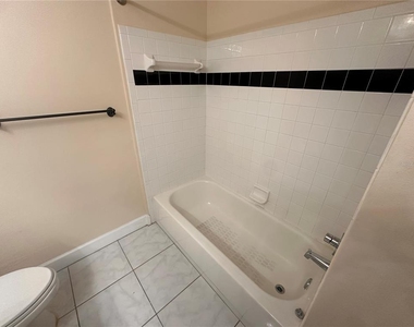 709 Bloom Street - Photo Thumbnail 19