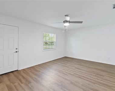 225 Montana Avenue - Photo Thumbnail 2