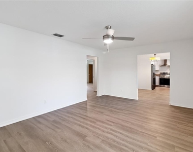 225 Montana Avenue - Photo Thumbnail 3