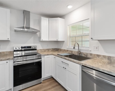 225 Montana Avenue - Photo Thumbnail 9