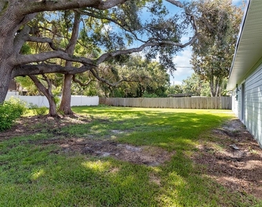 225 Montana Avenue - Photo Thumbnail 13