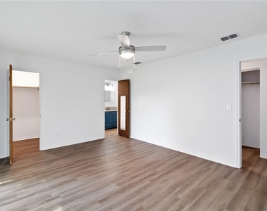 225 Montana Avenue - Photo Thumbnail 6