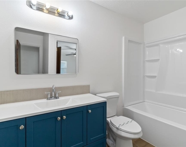225 Montana Avenue - Photo Thumbnail 12