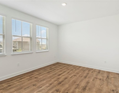 10388 Bragg Alley - Photo Thumbnail 8