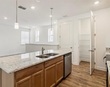 10388 Bragg Alley - Photo Thumbnail 6