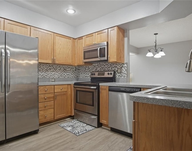 157 Coventry Circle - Photo Thumbnail 12