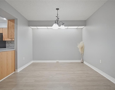 157 Coventry Circle - Photo Thumbnail 13
