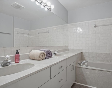 157 Coventry Circle - Photo Thumbnail 20