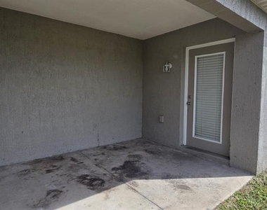 44 Walnut Road - Photo Thumbnail 7