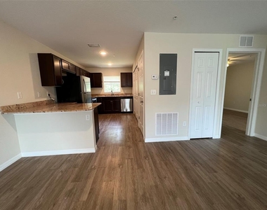 44 Walnut Road - Photo Thumbnail 6